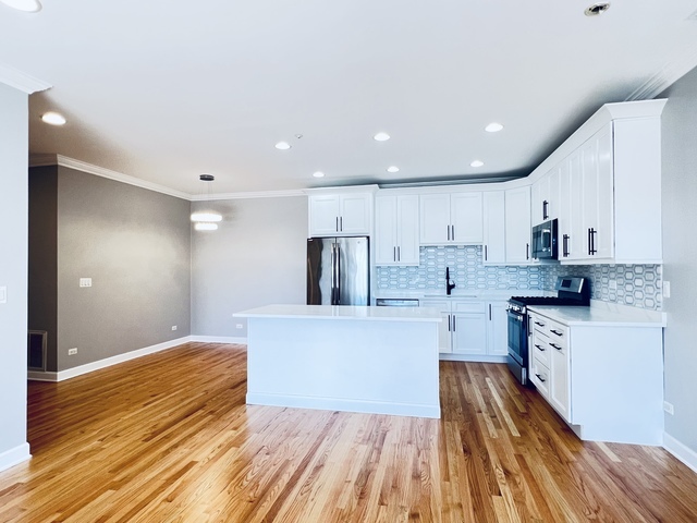 5321 N LINCOLN Avenue 2E