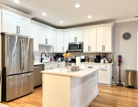 Tiny photo for 5321 N LINCOLN Avenue #2E, Chicago, IL 60625 (MLS # 12589162)