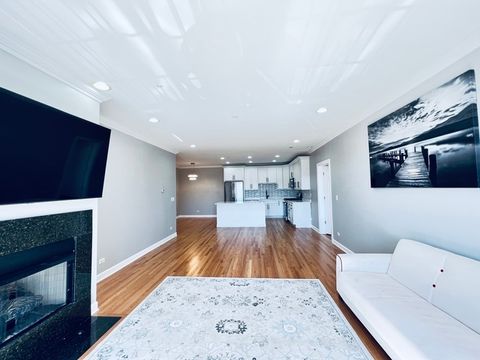 Tiny photo for 5321 N LINCOLN Avenue #2E, Chicago, IL 60625 (MLS # 12589162)