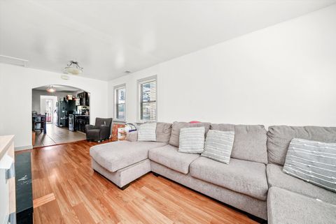 Tiny photo for 142 W Swann Street, Chicago, IL 60609 (MLS # 12601688)