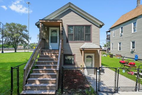Photo of 142 W Swann Street, Chicago, IL 60609 (MLS # 12601688)