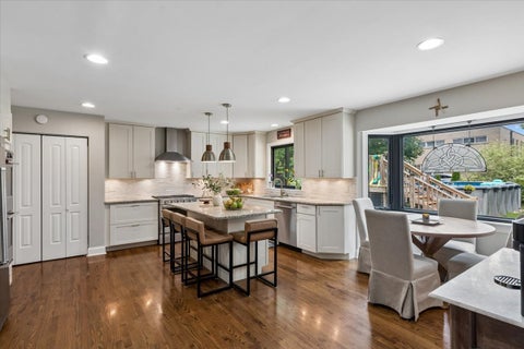 Tiny photo for 6940 N Mendota Avenue, Chicago, IL 60646 (MLS # 12702748)