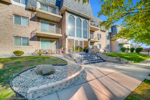 Photo of 18855 Burnham Avenue #234, Lansing, IL 60438 (MLS # 12486351)