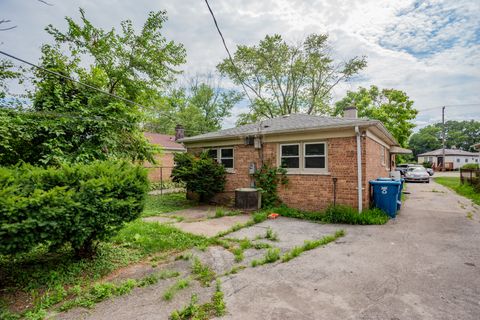 Tiny photo for 15533 Vincennes Road, Phoenix, IL 60426 (MLS # 12415925)