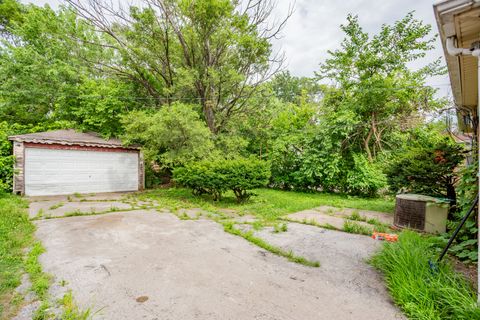 Tiny photo for 15533 Vincennes Road, Phoenix, IL 60426 (MLS # 12415925)