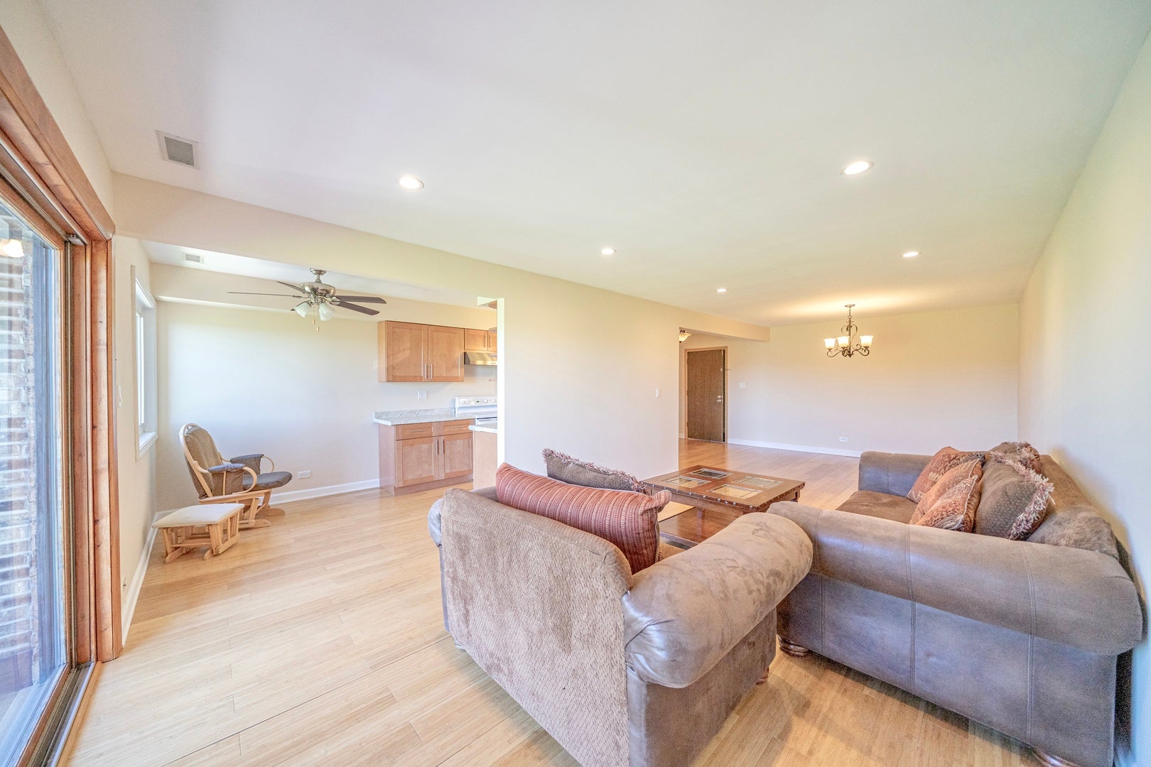 625 W Huntington Commons Road 317