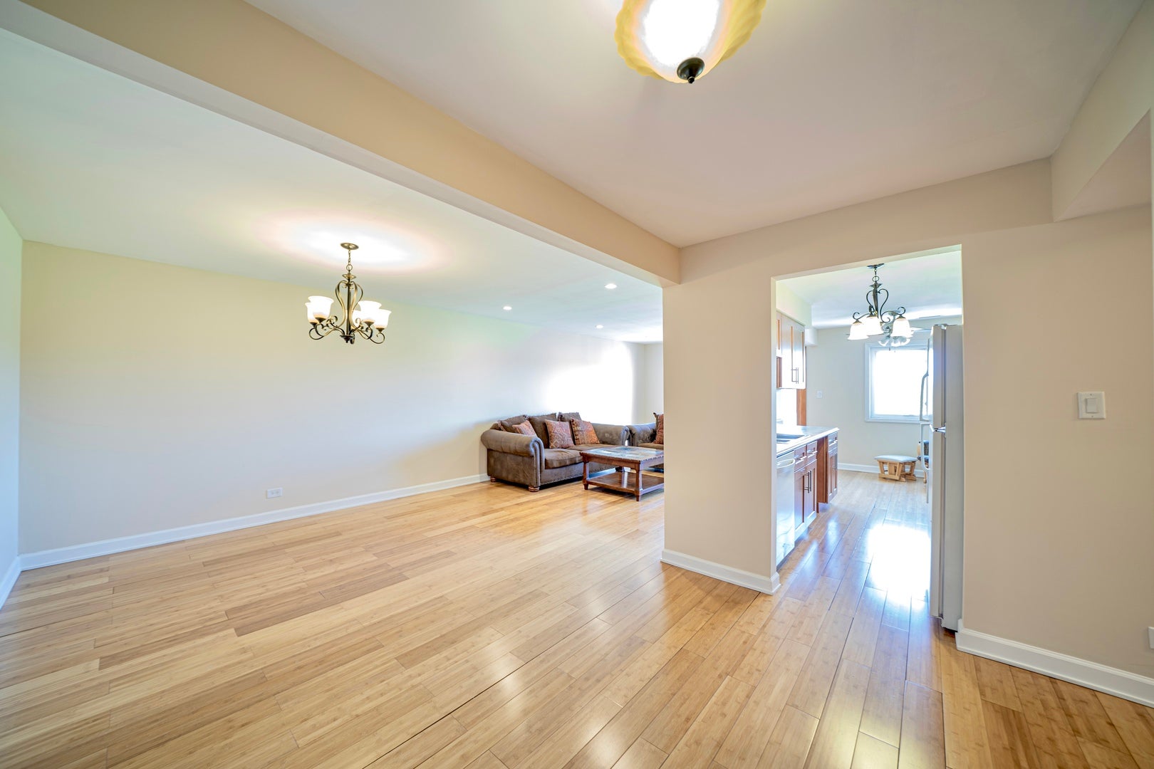 625 W Huntington Commons Road 317