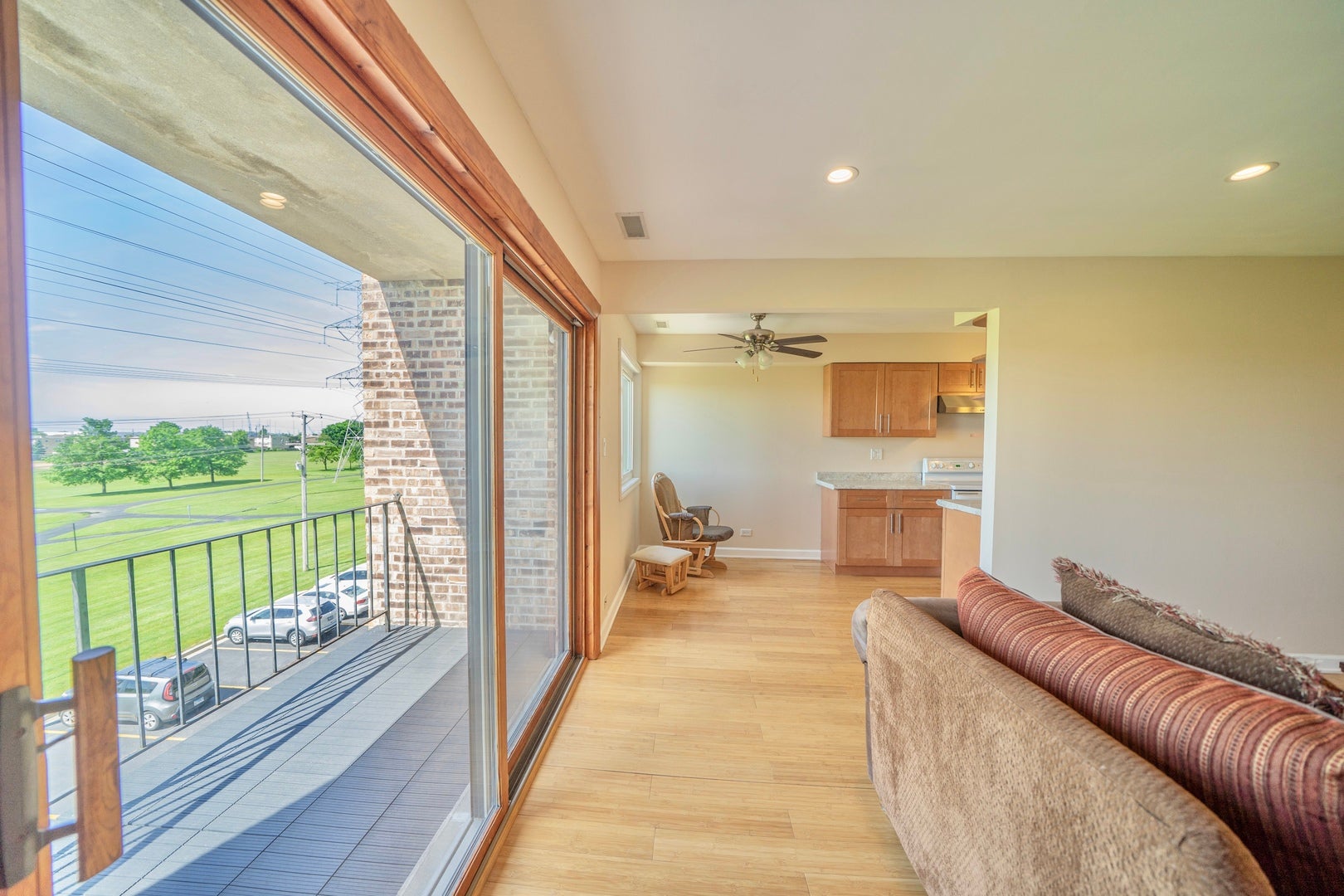 625 W Huntington Commons Road 317