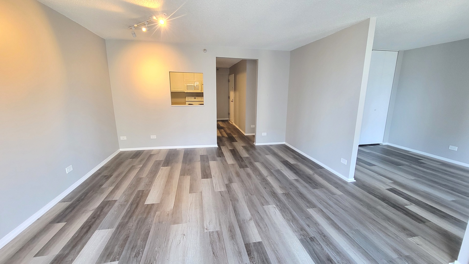 10 E Ontario Street 2406