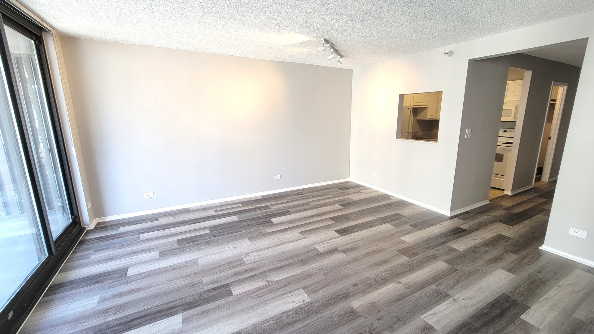 10 E Ontario Street 2406