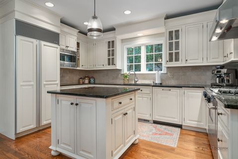 Tiny photo for 249 E Sheridan Place, Lake Bluff, IL 60044 (MLS # 12610644)