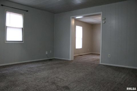 Tiny photo for 817 N 6TH Street, MtVernon, IL 62864 (MLS # EB460759)