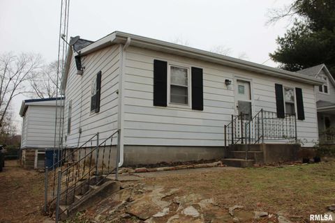 Tiny photo for 817 N 6TH Street, MtVernon, IL 62864 (MLS # EB460759)
