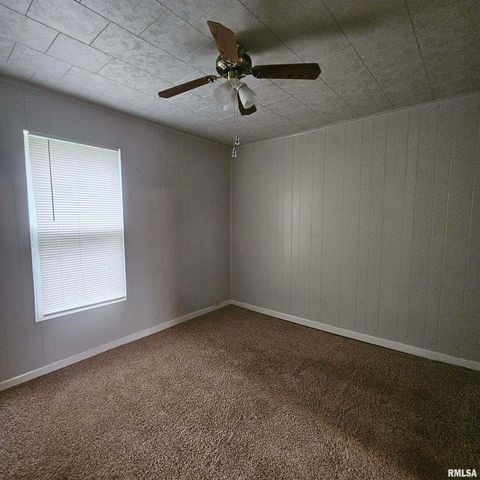 Tiny photo for 817 N 6TH Street, MtVernon, IL 62864 (MLS # EB460759)