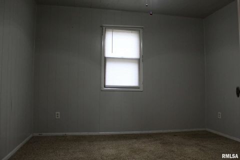 Tiny photo for 817 N 6TH Street, MtVernon, IL 62864 (MLS # EB460759)