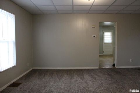 Tiny photo for 817 N 6TH Street, MtVernon, IL 62864 (MLS # EB460759)