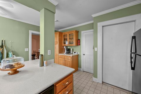 Tiny photo for 2 Breezy Point Road, Clinton, IA 52732 (MLS # 12610532)