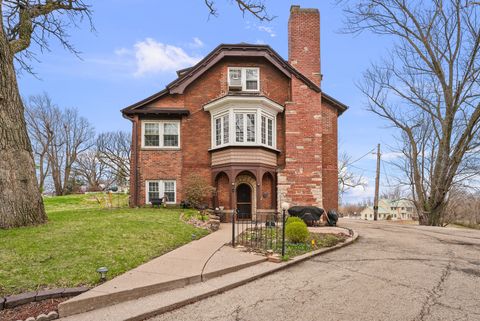 Tiny photo for 2 Breezy Point Road, Clinton, IA 52732 (MLS # 12610532)