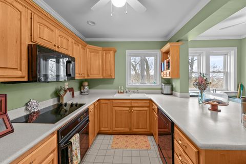 Tiny photo for 2 Breezy Point Road, Clinton, IA 52732 (MLS # 12610532)