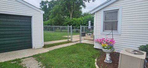 Tiny photo for 274 W Sheffield Street, St. Anne, IL 60964 (MLS # 12504039)