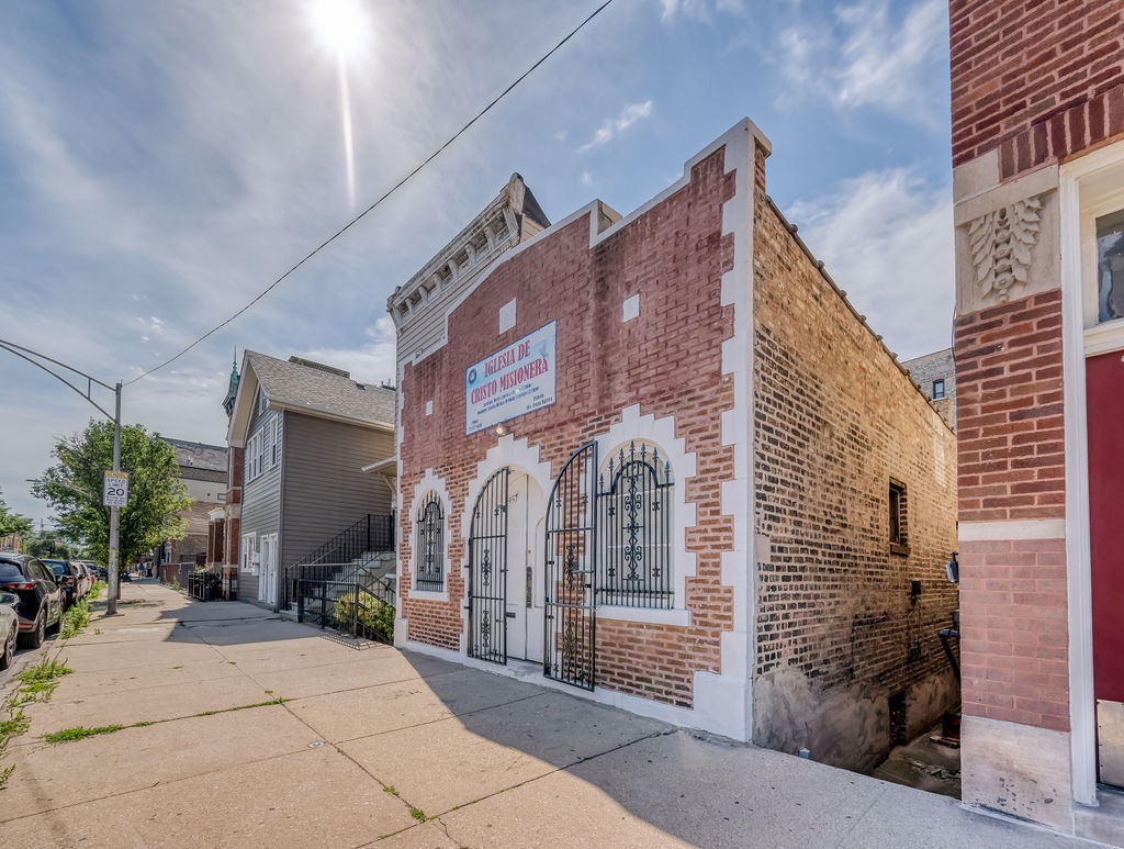 1457 W Blackhawk Street