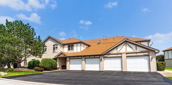 6420 PINE TRAIL LN APT 2, TINLEY PARK, IL 60477 - Image 77fe4b366cc1f4c168c536f2eb9ddca3/650405026