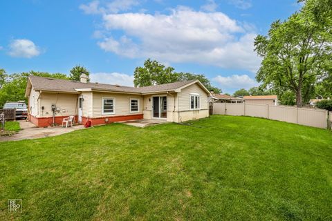 Tiny photo for Elk Grove Village, IL 60007 (MLS # 12628164)