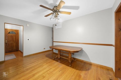 Tiny photo for Elk Grove Village, IL 60007 (MLS # 12628164)
