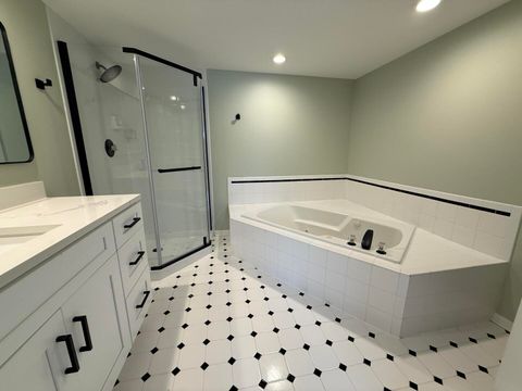 Tiny photo for 18245 66th Court #2B, Tinley Park, IL 60477 (MLS # 12501058)