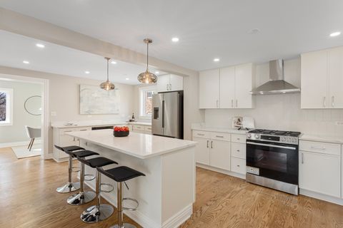 Tiny photo for 606 S York Street, Elmhurst, IL 60126 (MLS # 12618927)