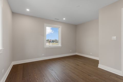 Tiny photo for 606 S York Street, Elmhurst, IL 60126 (MLS # 12618927)