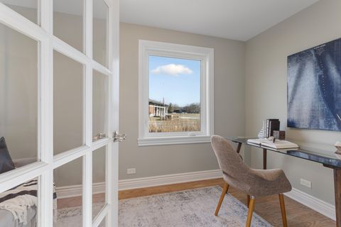 Tiny photo for 606 S York Street, Elmhurst, IL 60126 (MLS # 12618927)