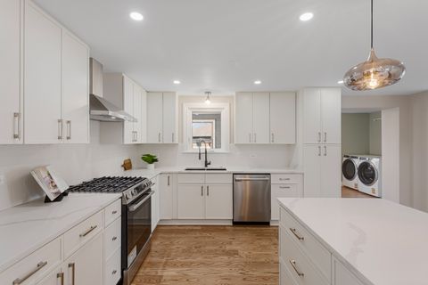 Tiny photo for 606 S York Street, Elmhurst, IL 60126 (MLS # 12618927)