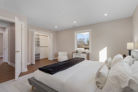 Tiny photo for 606 S York Street, Elmhurst, IL 60126 (MLS # 12618927)