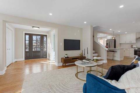 Tiny photo for 606 S York Street, Elmhurst, IL 60126 (MLS # 12618927)