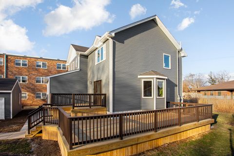 Tiny photo for 606 S York Street, Elmhurst, IL 60126 (MLS # 12618927)