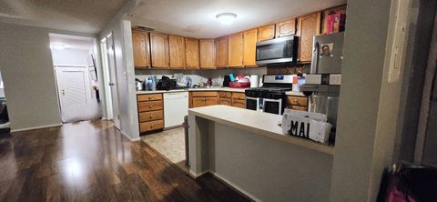 Tiny photo for 6337 Roosevelt Road #101, Berwyn, IL 60402 (MLS # 12444426)