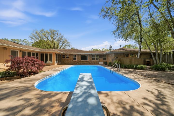 1213 Douglas Terrace