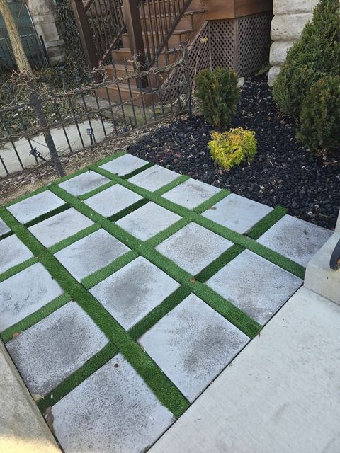 Tiny photo for 515 E Oakwood Boulevard, Chicago, IL 60653 (MLS # 12591936)