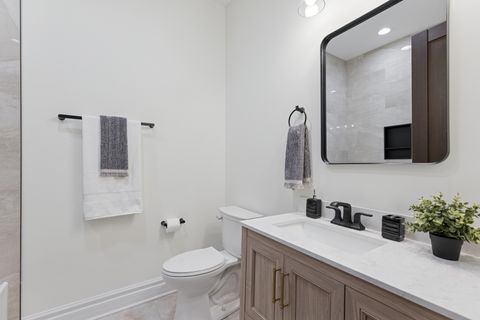 Tiny photo for 515 E Oakwood Boulevard, Chicago, IL 60653 (MLS # 12591936)