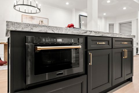 Tiny photo for 515 E Oakwood Boulevard, Chicago, IL 60653 (MLS # 12591936)