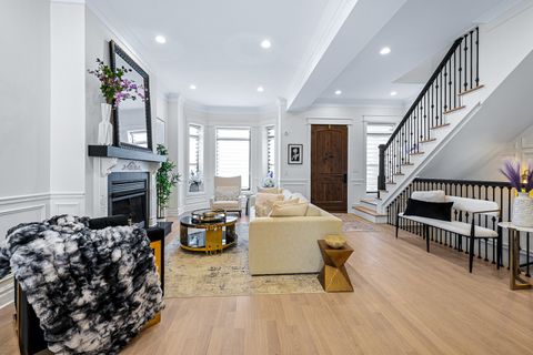 Tiny photo for 515 E Oakwood Boulevard, Chicago, IL 60653 (MLS # 12591936)