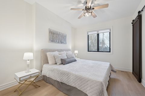 Tiny photo for 515 E Oakwood Boulevard, Chicago, IL 60653 (MLS # 12591936)