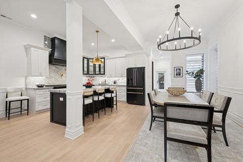 Tiny photo for 515 E Oakwood Boulevard, Chicago, IL 60653 (MLS # 12591936)