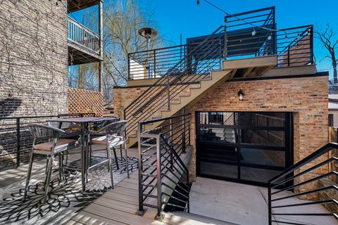 Tiny photo for 515 E Oakwood Boulevard, Chicago, IL 60653 (MLS # 12591936)