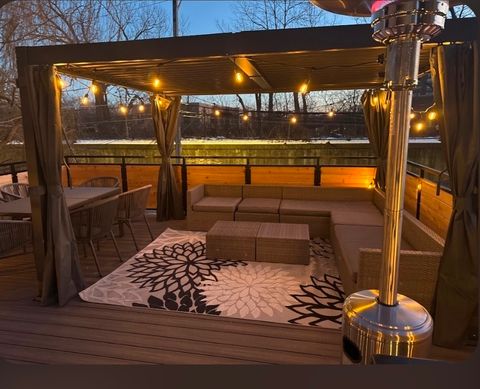 Tiny photo for 515 E Oakwood Boulevard, Chicago, IL 60653 (MLS # 12591936)