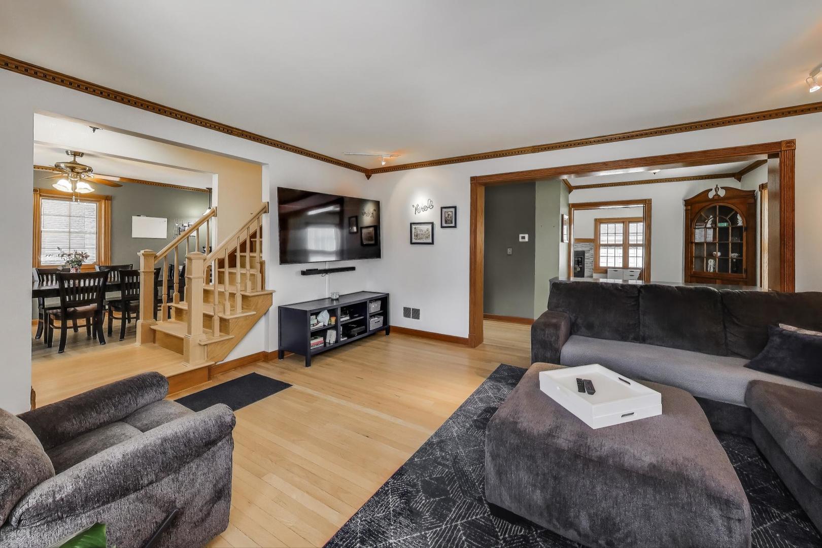 1607 S Ashland Avenue