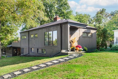 Photo of 797 Forest Avenue, Glen Ellyn, IL 60137 (MLS # 12498028)