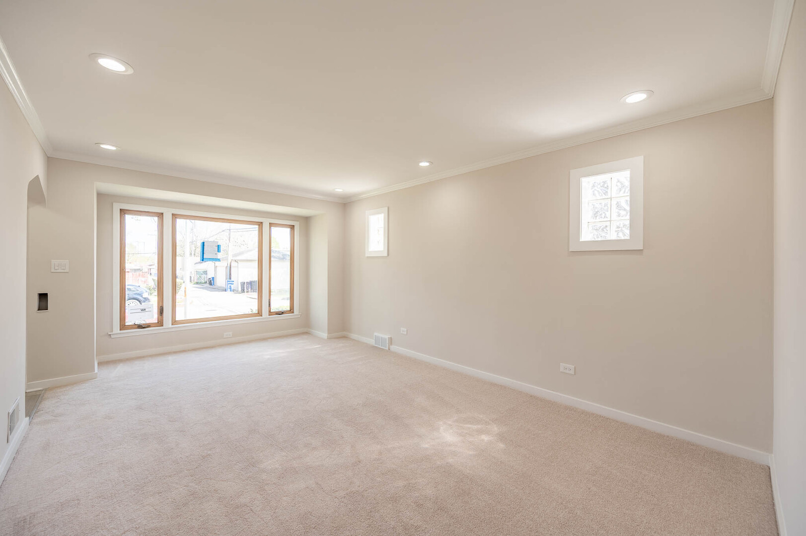 5214 N Natoma Avenue