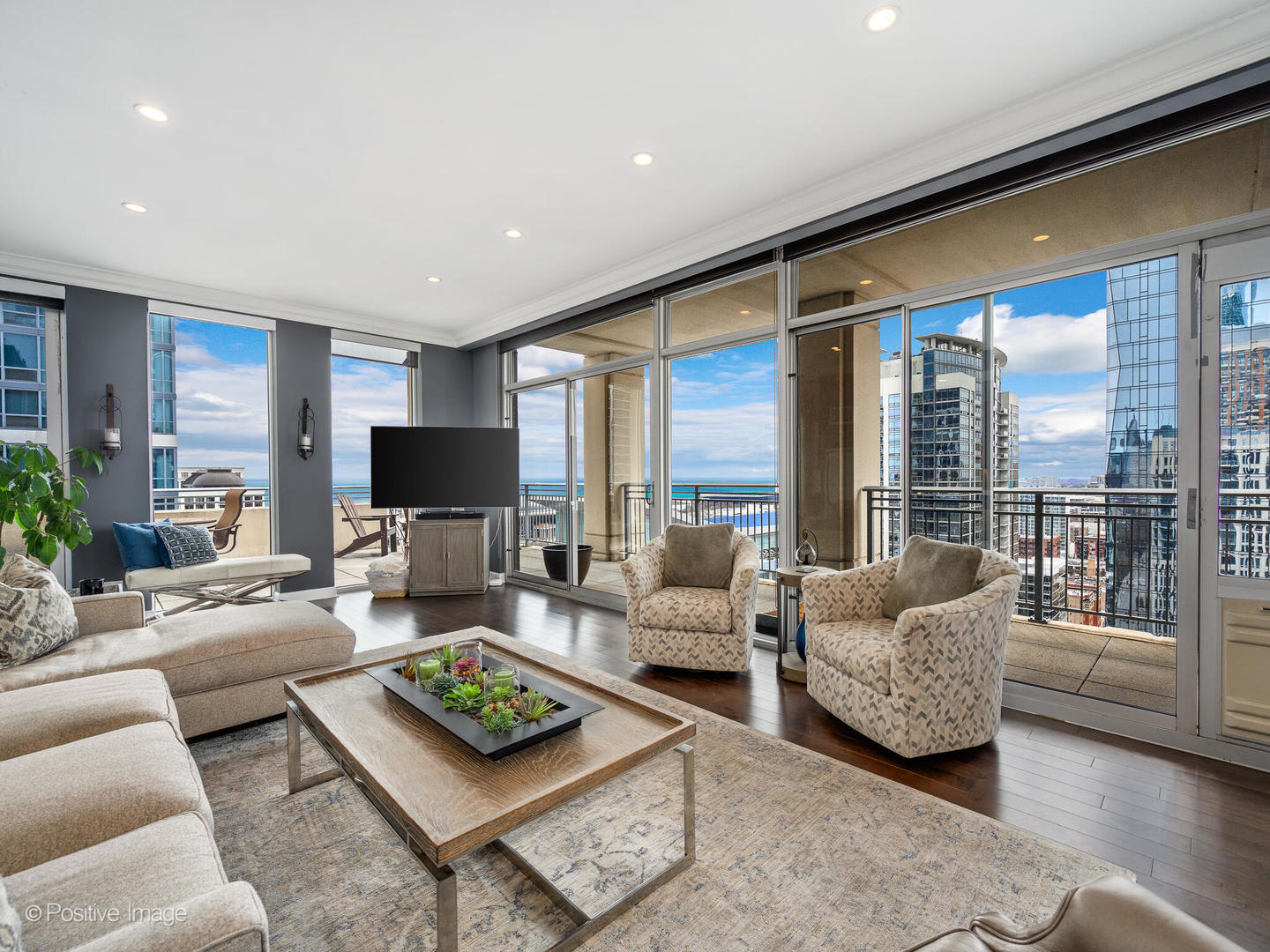 1250 S Michigan Avenue 2802